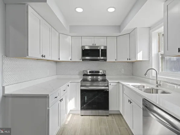 4542 Garbo Ct, Annandale, VA 22003