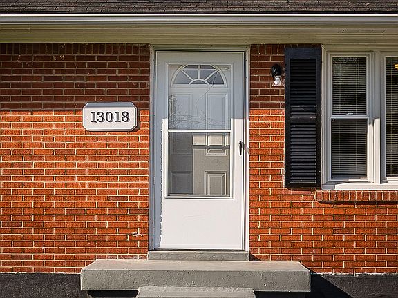 4th image of 13018 Meadowlawn Dr