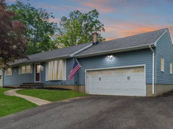 42 Lingert Ave, Clinton Town, NJ 08809