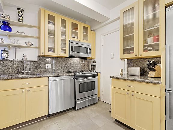 4th image of 260 W End Ave APT 11D