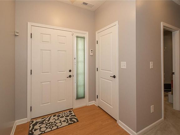 3rd image of 613 Classic Ln