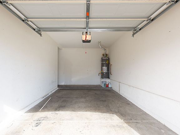 5th image of 5855 Valley Dr Unit 1109