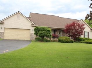 715 Prince Edward Dr, Howell, MI 48843