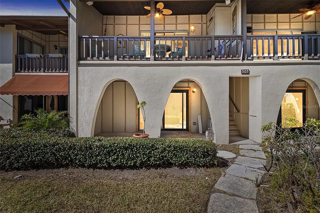 1 bed, 1.0 bath, 785 sqft, $2,100 — Photo 1
