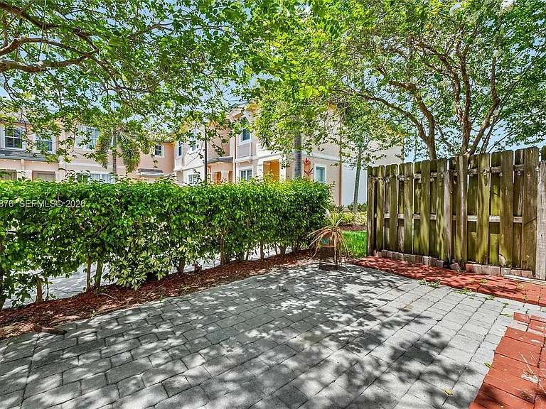 230 SE 29th Ave #1 — Photo 13