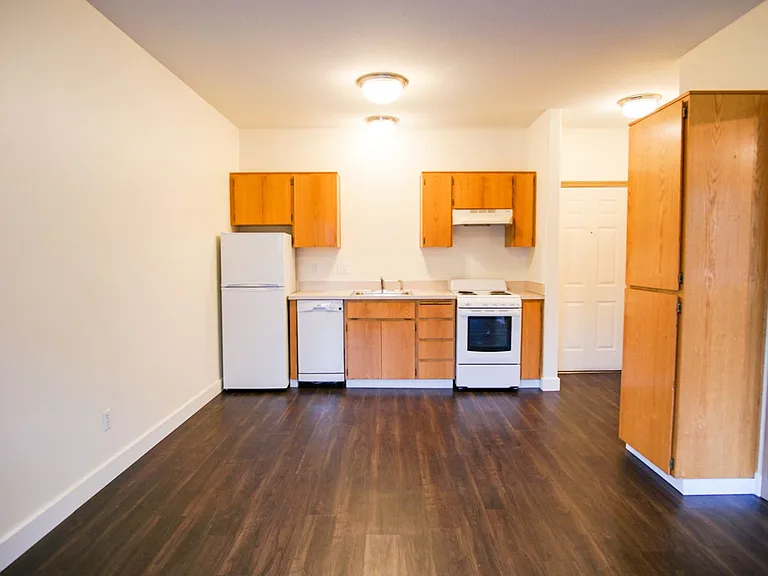 130 SE 105th Ave #C1 — Photo 5