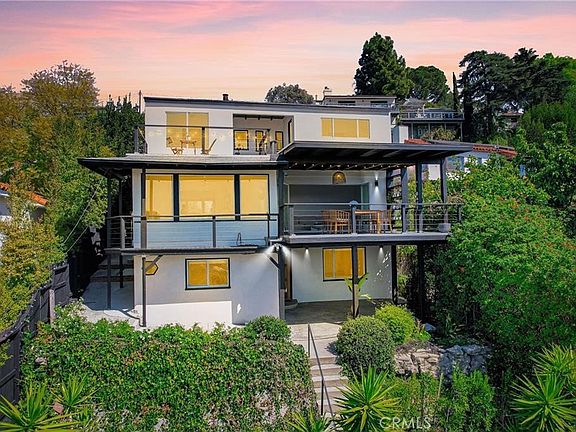 4th image of 1923 Hollyvista Ave