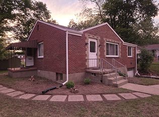 5 McMichael Rd, Carnegie, PA 15106