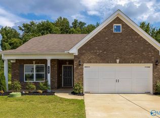 166 Lincoln Gray Cir, New Market, AL 35761