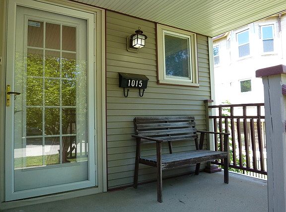 2nd image of 1015 Lathrop Ave