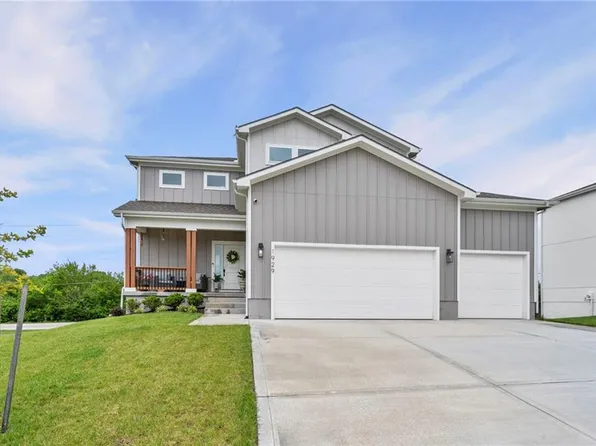 1929 SW Merryman Dr, Lees Summit, MO 64082