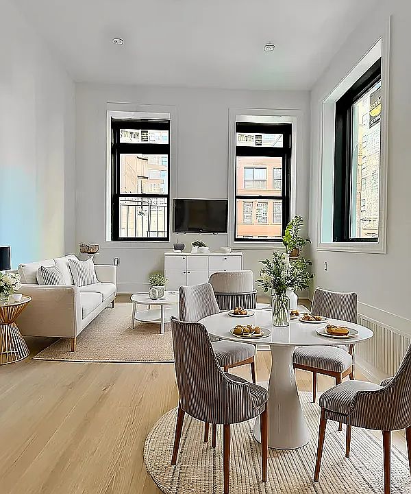 1st image of 307 W 39th St #5A1