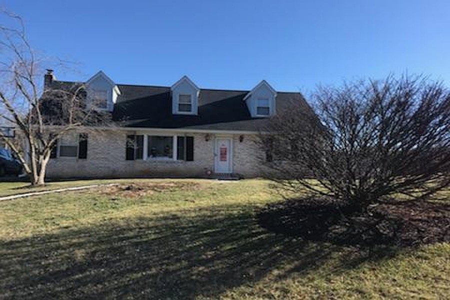 2nd image of 672 Geneva Dr