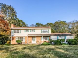 224 Oakwood Dr, Windham, CT 06280