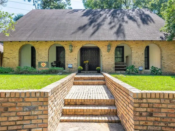 216 Azalea Ave, Pineville, LA 71360