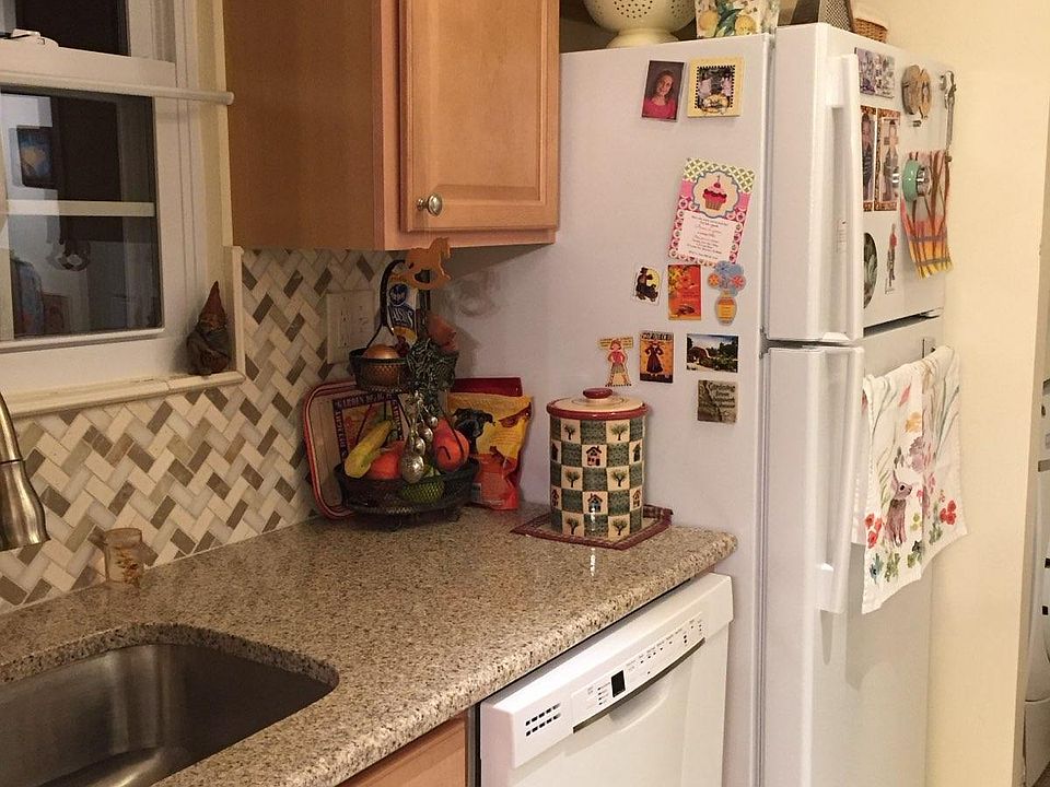 Kitchen Sink/Dishwasher/Refrigerator