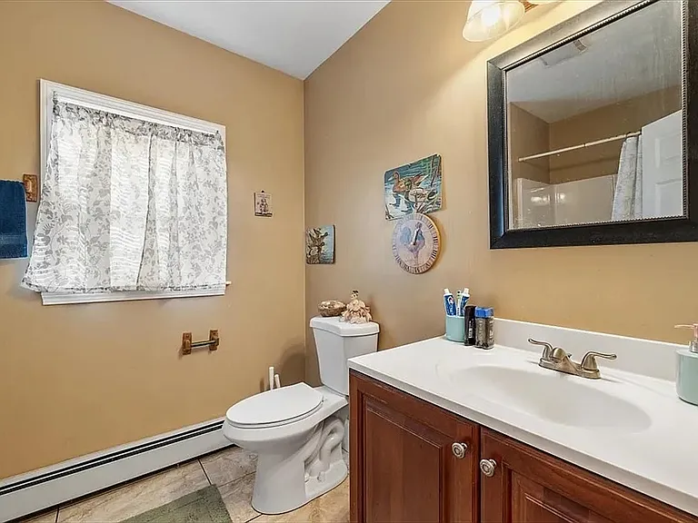 32 Warren St #1 — Photo 4
