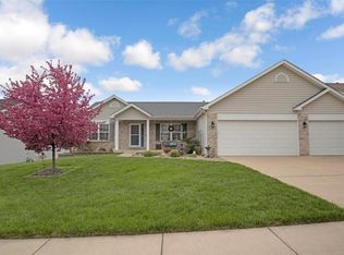 2751 Providence Ridge Dr, Wentzville, MO 63385