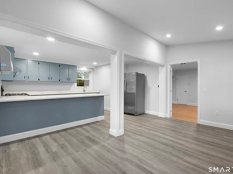 43 Elmwood Ave — Photo 6