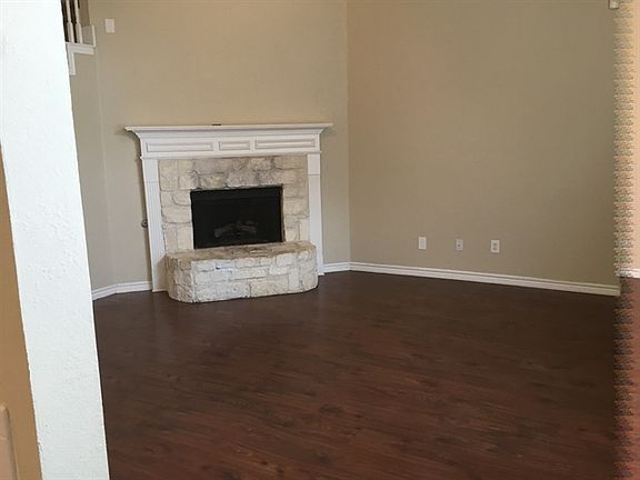 5th image of 3352 Woodberry Ln