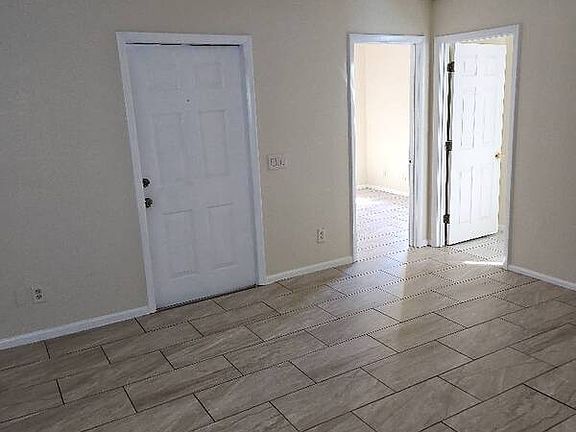 3rd image of 2144 Victoria Ave