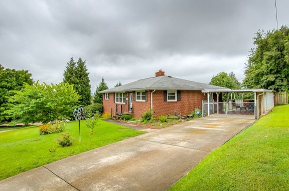 4th image of 804 Carlisle Dr