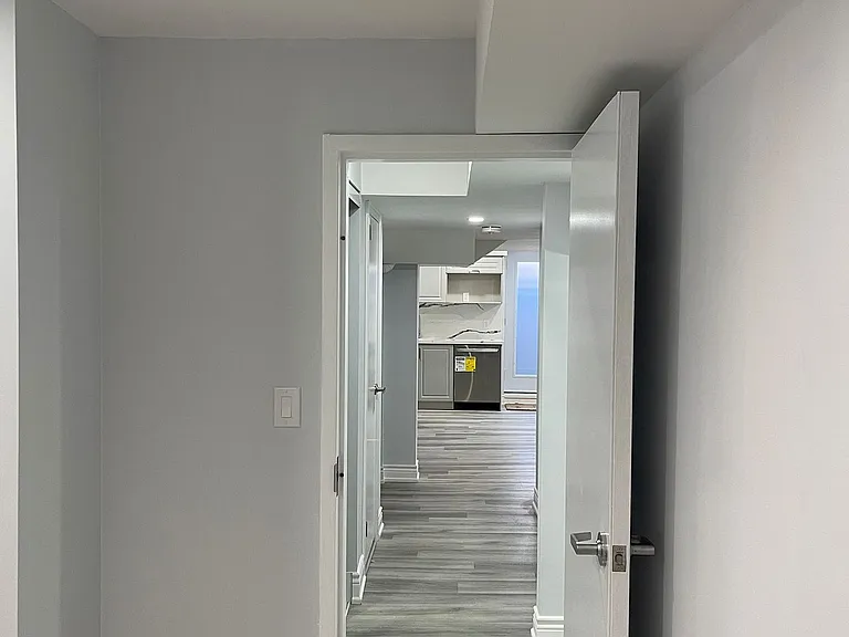 272 Cornell Park Ave #BASEMENT — Photo 11