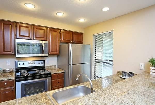 1st image of 115 150th Ave NE APT E