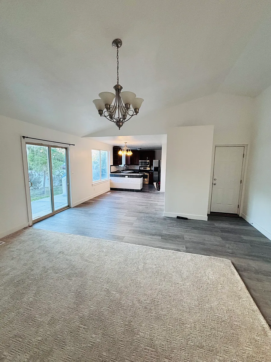 Building Photo - 3086 S Fernbush Dr