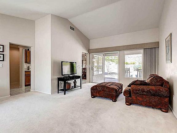 5th image of 2609 Deer Lake St