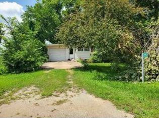 2952 Highway 67, Camanche, IA 52730