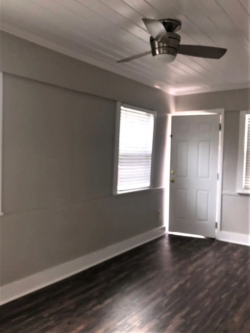 Historic Sanford Second Floor 1BR/1BA Apartment Available Now! — Photo 3