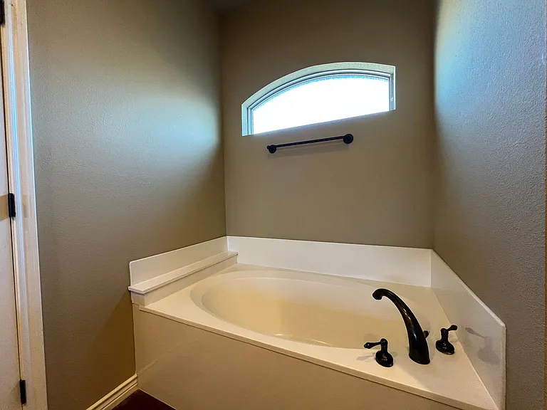 3005 Stallion Dr — Photo 10