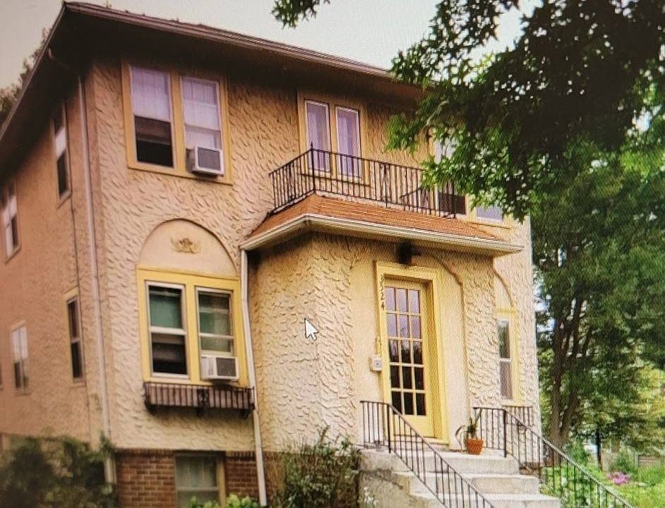 1st image of 3524 Pleasant Ave Unit 202