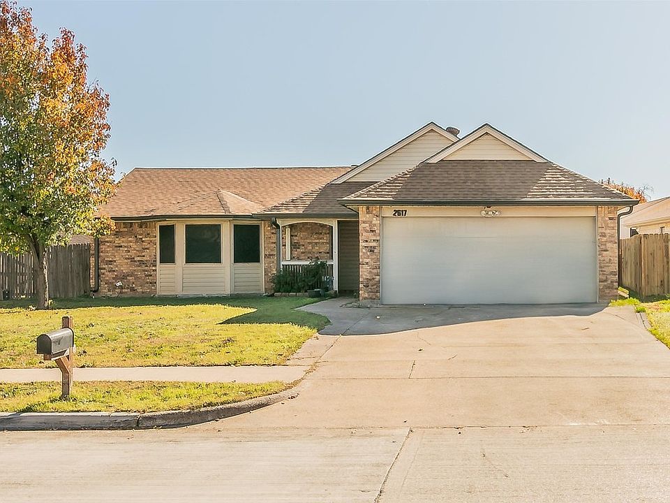1st image of 2617 Claremont Dr