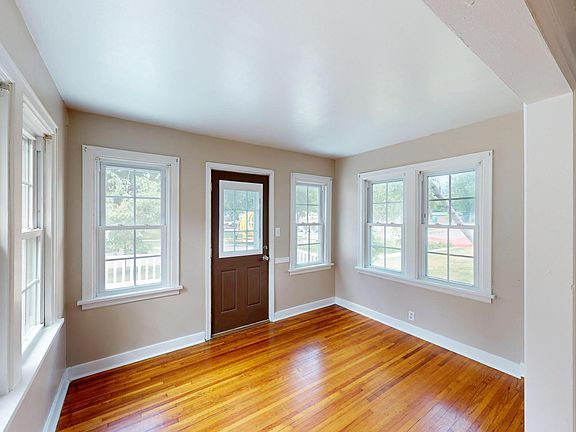 3rd image of 506 Sheridan St