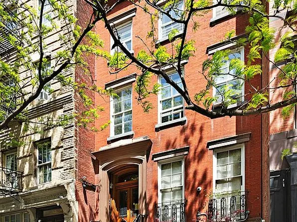 239 W 13th St, New York, NY 10011