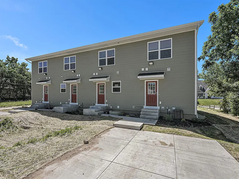 717 Worden St SE — Photo 12