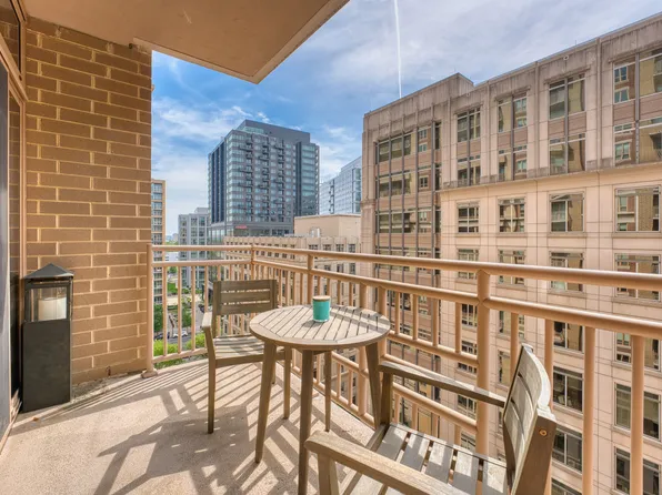 888 N Quincy St, Arlington, VA