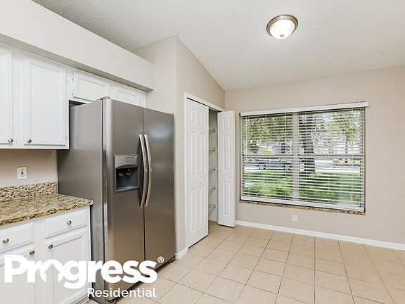 5th image of 17105 Woodcrest Way