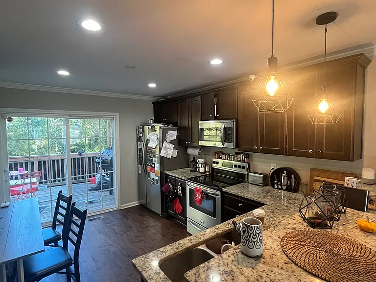 705 Sherrybrook Dr — Photo 2