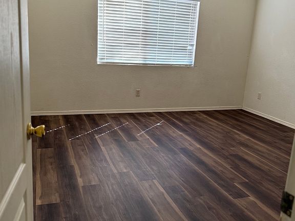 3rd image of 2614 W Cezanne Cir