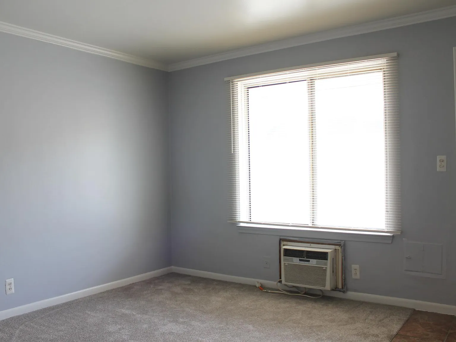 200 W Marshall St — Photo 4