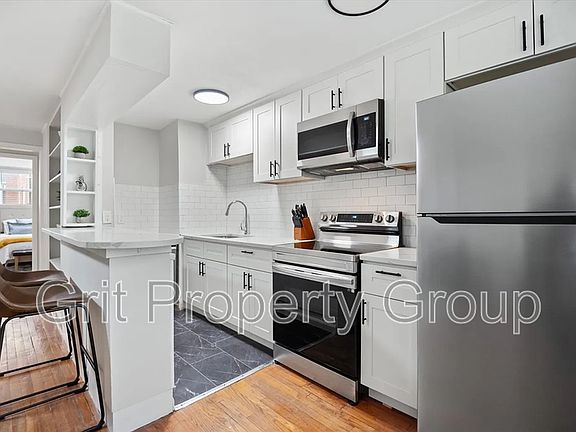 5th image of 3719 Wyoming St APT 7