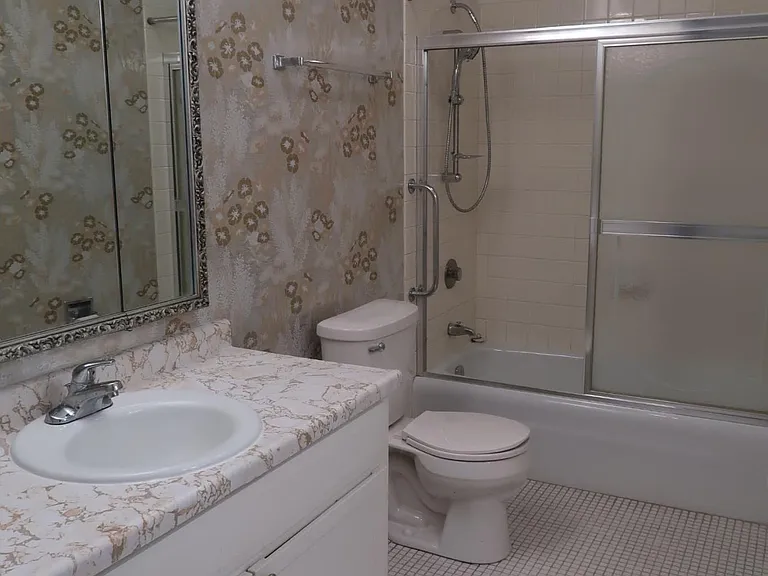 1053 W Ogden Ave #343 — Photo 6
