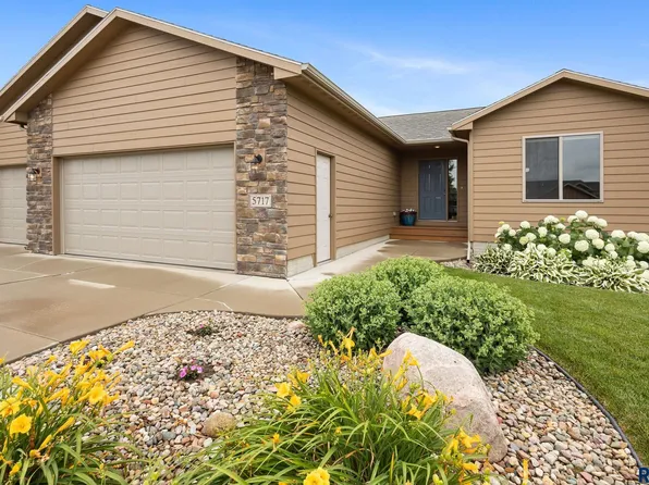 5717 W Bream Ct, Sioux Falls, SD 57107