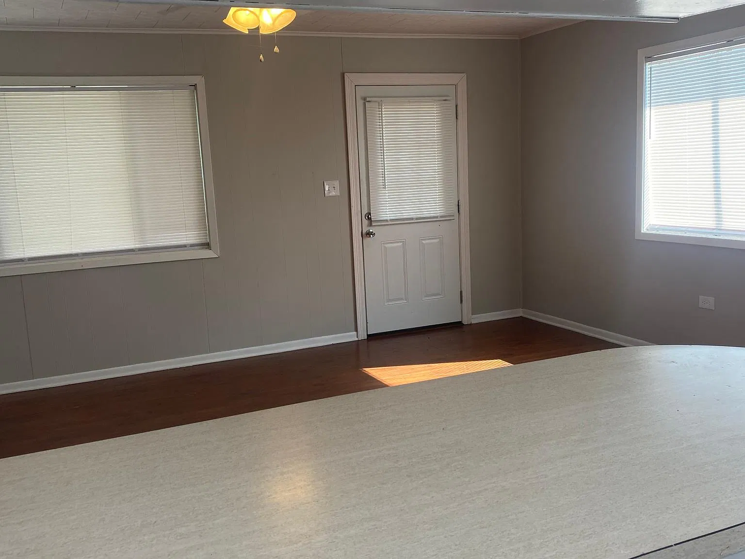 2 bed, 944 sqft, $1,100 — Photo 4