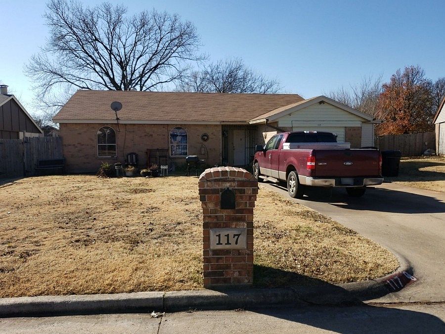 1st image of 117 N English Dr