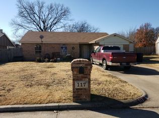 117 N English Dr, Moore, OK 73160