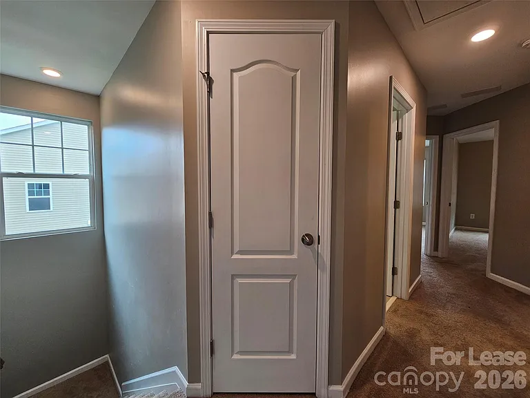 3233 Yarmouth Ln — Photo 7